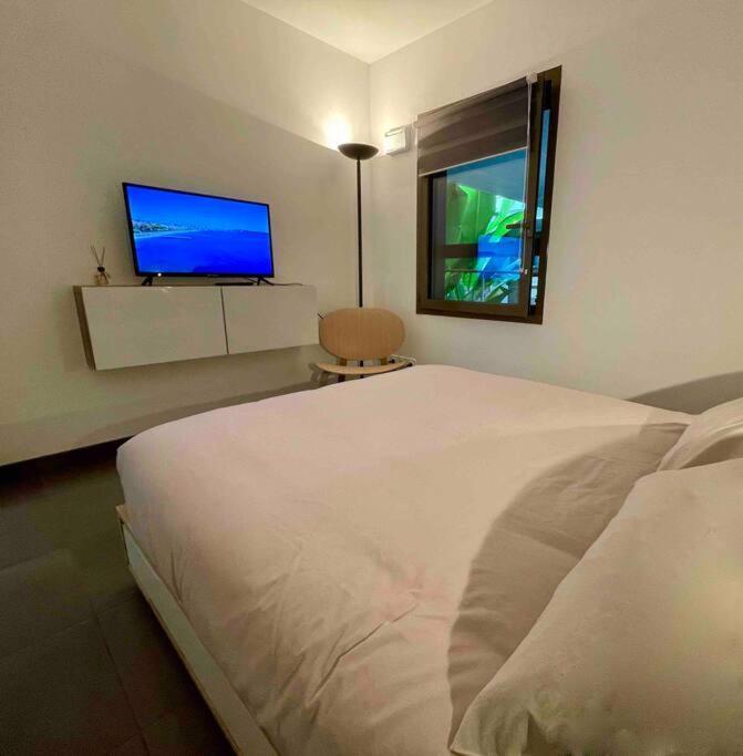 Superbe Appartement, Piscine, Vue Mer Et Montagnes Antibes Dış mekan fotoğraf