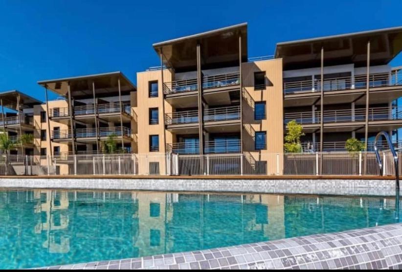 Superbe Appartement, Piscine, Vue Mer Et Montagnes Antibes Dış mekan fotoğraf